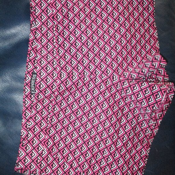 New Express Women's Size 4 Dressy Shorts Mid Rise Small Flat Pocket Side Zip W29 - Picture 3 of 6